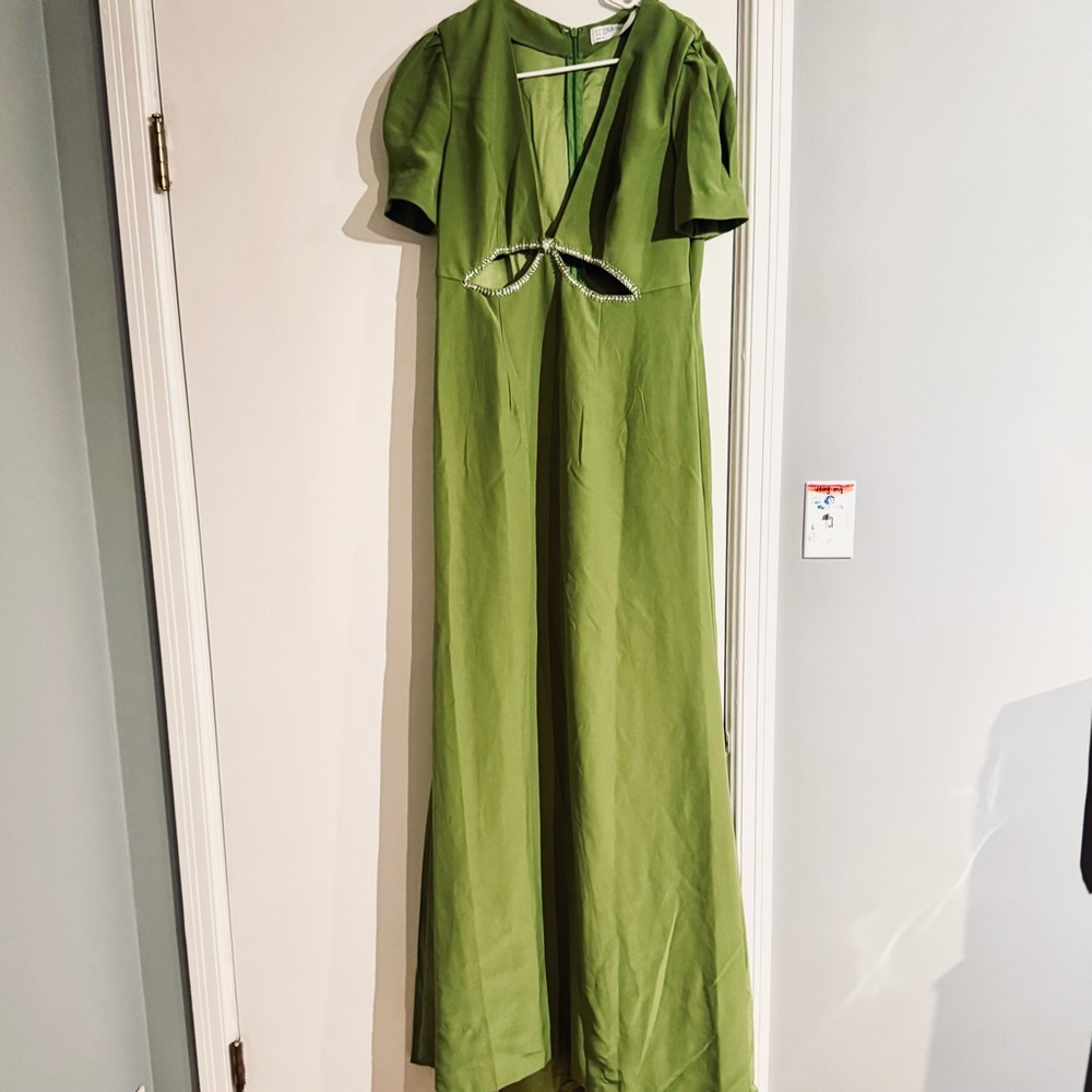NWT Mac Duggal Plunge Neck Puff Sleeve Cut Out Gown Apple Green 10